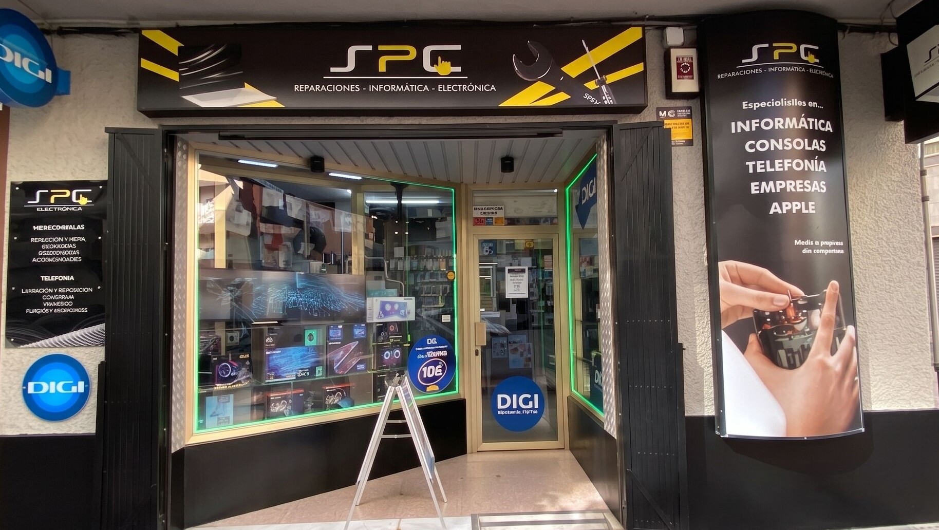 Fachada de SPC Electrónica en Almería